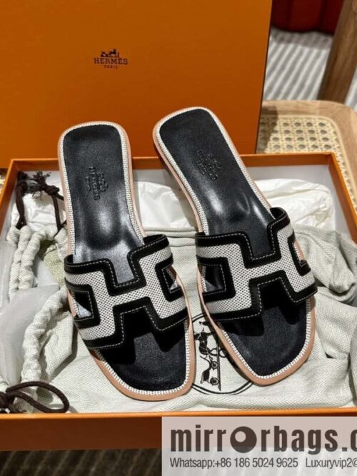 wsxc1698678005972_0-800x8001xmtxxmeeiv142779_20250705034504.jpg Hermes, canvas leather slippers