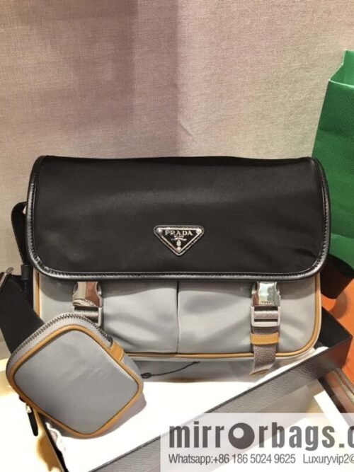 wsxc1698688644472_0-800x800c2gklmg2kwa36624_20250716042607.jpg PRADA Prada Nylon Flip Handbag 2VD769M