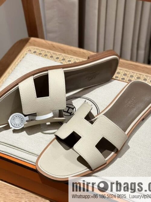 wsxc1698781018808_0-800x800x1ynoket34r139033_20250705005925.jpg Hermes, classic slippers.