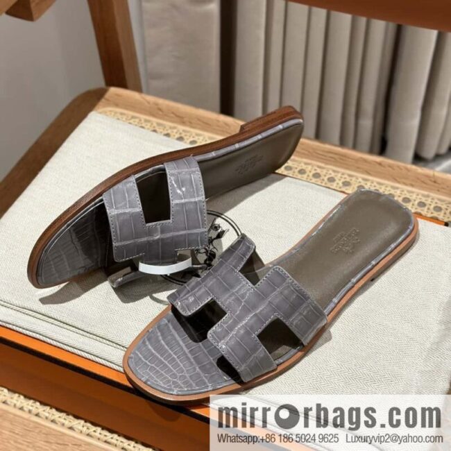 wsxc1698781361448_0-800x800o4c40e2u5k2138998_20250705005816.jpg Hermès Crocodile 🐊 slippers