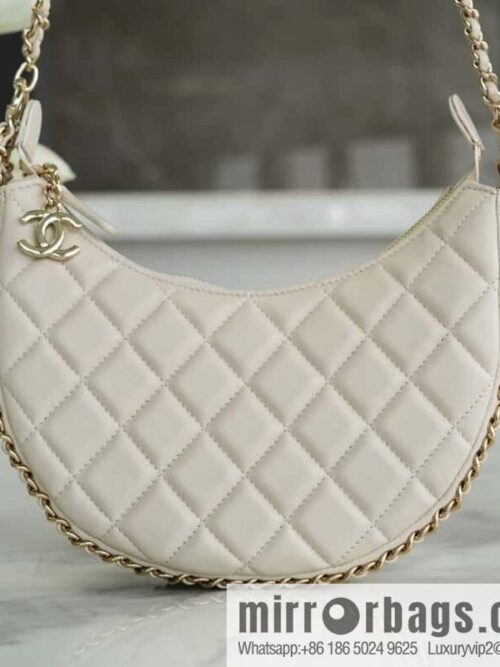 wsxc1700153092247_0-800x8005wjxoqbj3gx29807_20250716032014.jpg CHANEL 23p Moon/Crescent Pack AS3917 Milk Apricot