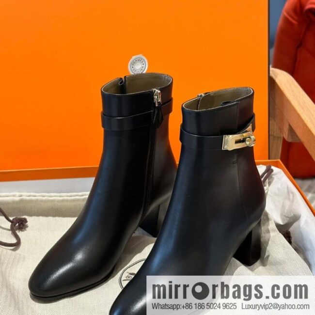 Hermès Kelly buckle, calfskin high-heeled boots