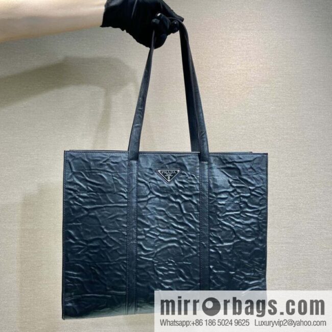 PRADA new tote bag 🎉 1BG460 black