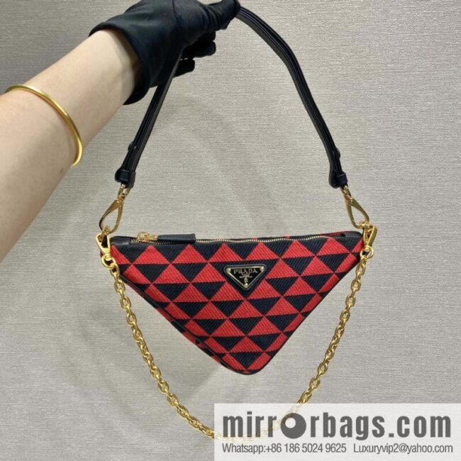 PRADA embroidery triangle bag 🎉 1BC543