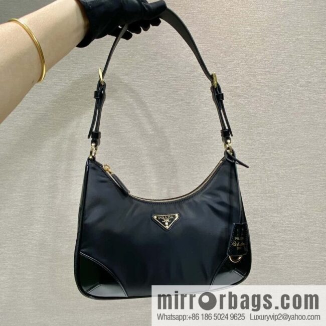 wsxc1704388420861_0-800x8005g3etf2313314244_20250716010221.jpg PRADA nylon with glossy leather new armpit bag ๐ 1BC214