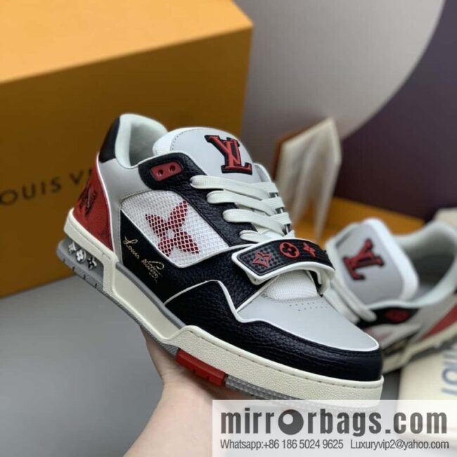 LV/Louis Vuitton, calfskin men\'s sports running shoes