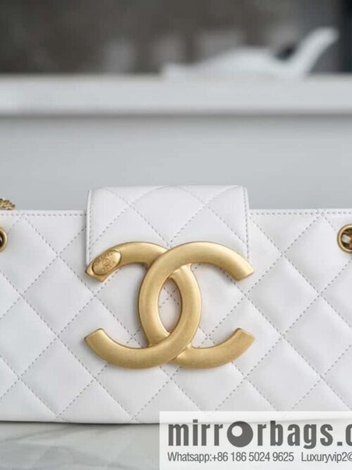 wsxc1705598004391_0-800x800xahkcidn1rc12949_20250716005123.jpg CHANEL | Original small sheepskin Vintage baguette bag AS4611 white