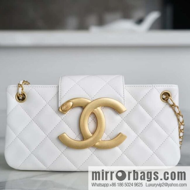 wsxc1705598004391_0-800x800xahkcidn1rc12949_20250716005123.jpg CHANEL | Original small sheepskin Vintage baguette bag AS4611 white