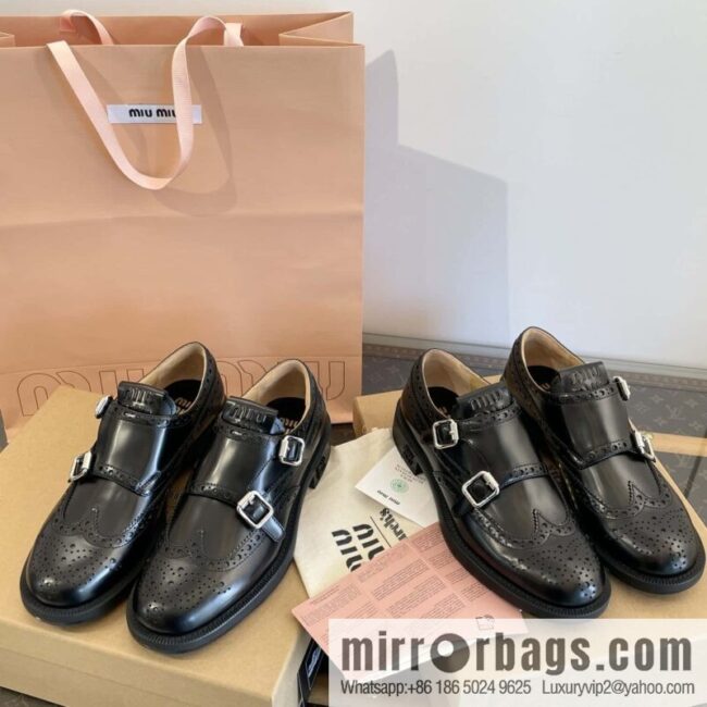 𝐂𝐡𝐮𝐫𝐜𝐡’𝐬 𝐱 𝐌𝐢𝐮 𝐌𝐢𝐮||𝟐𝟎𝟐𝟑 joint Brock carved Oxford small leather shoes