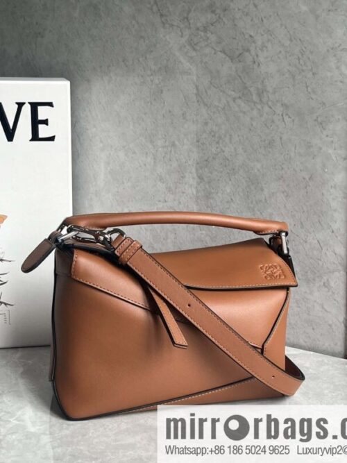 wsxc1708701104600_1-800x8000fvgbowtpcl9583_20250716002047.jpg LOEWE puzzle geometric pack 24cm 0681 caramel brown