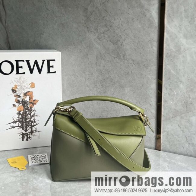 LOEWE puzzle geometric bag 24cm 0681 green spell