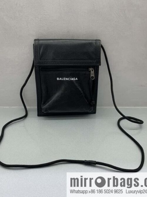 wsxc1709143007869_0-800x800zv3p2rz1vhm9171_20250716001658.jpg BALENCIAGA Balenciaga, imported pleated leather mobile phone bag.