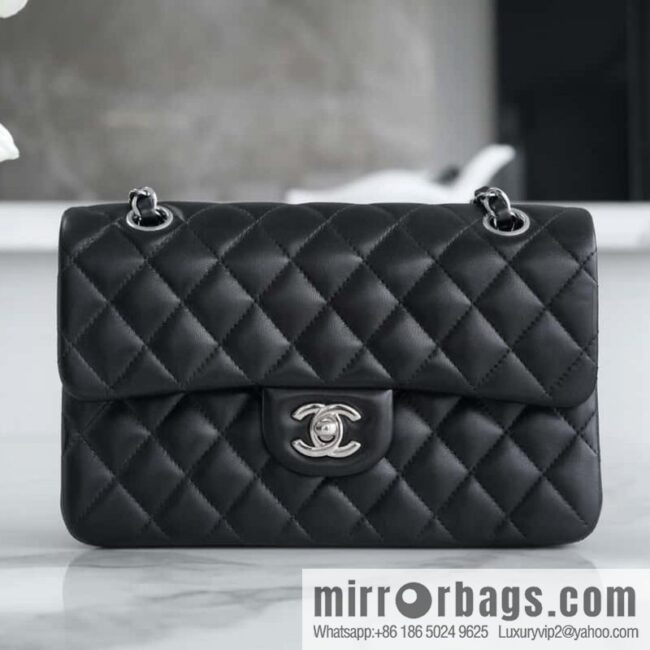 wsxc1709566343671_0-800x8001kzwa55whmt8969_20250716001511.jpg CHANEL \"Classic Flap\" Classic Mouth Cover Bag, Black Sheep Silver, Small A01113