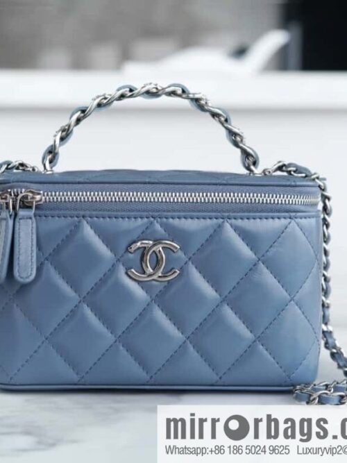wsxc1709909850501_0-800x8001hqkeijtpwm6247_20250715235110.jpg 𝗖𝗛𝗔𝗡𝗘𝗟 𝟮𝟯𝗸 rhinestone handle long box, haze blue 🔜 AP3593
