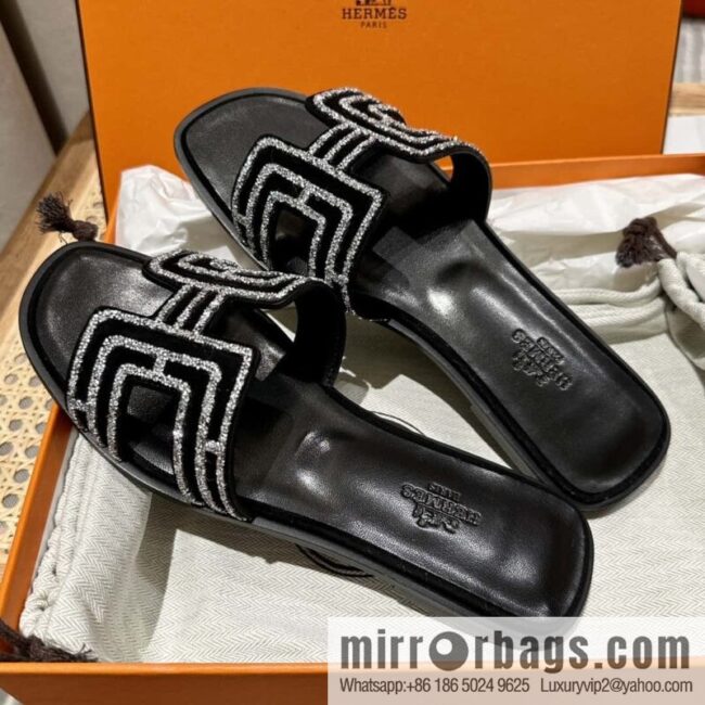 wsxc1709921972681_1-800x80014aaxte2qny118912_20250702142423.jpg Hermès Spring/Summer 2022 New H Slippers