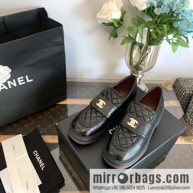 CHANEL Xiaoxiang rhombus metal buckle platform loafers