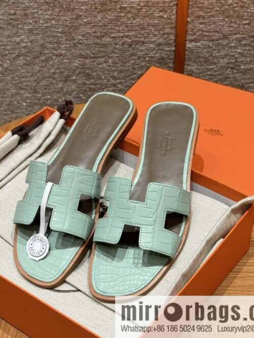 wsxc1711104480492_0-800x800xhn2kvbneij118011_20250702135917.jpg Hermès crocodile slippers