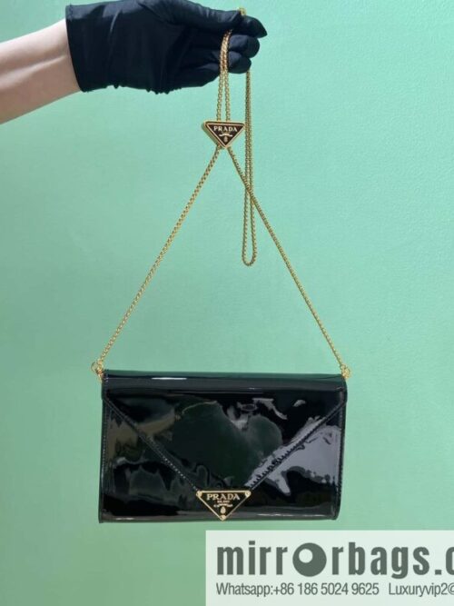 wsxc1711105147464_0-800x800tiboklau35c5665_20250715234552.jpg PRADA 🎉 patent leather envelope bag 🎉 1Bp051 handbag black