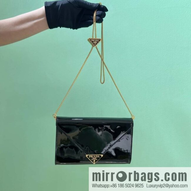 PRADA 🎉 patent leather envelope bag 🎉 1Bp051 handbag black