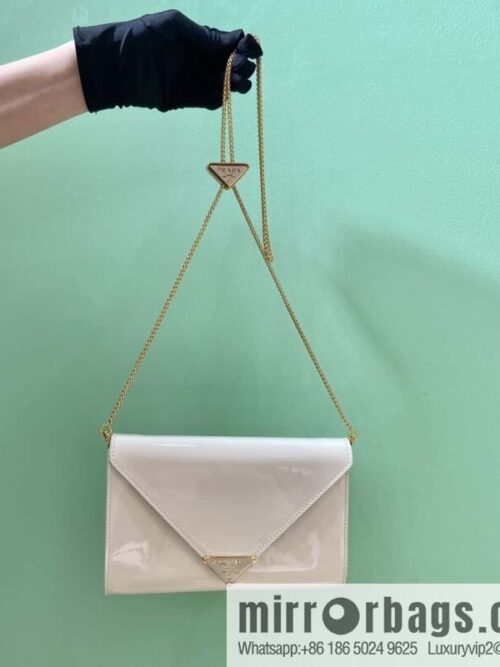 wsxc1711105274481_0-800x8003vlo10atfwj5648_20250715234543.jpg PRADA 🎉 patent leather envelope bag 🎉 1Bp051 handbag, white
