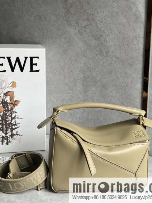 wsxc1711719545947_0-800x800z53aydvb4252528_20250715231612.jpg LOEWE satin leather ➕ Anagram embroidery shoulder strap puzzle geometric pack 0189 clay green