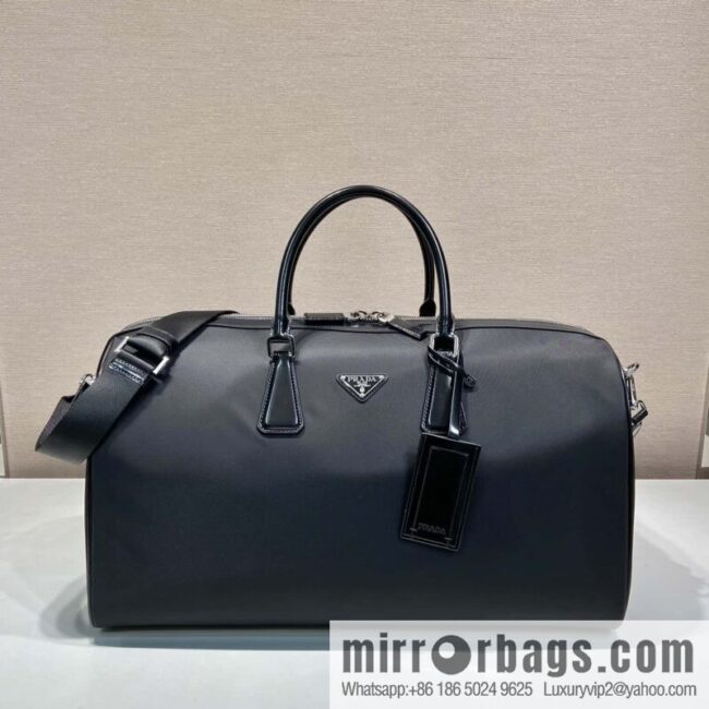 PRADA 🎉 travel bag 🎉 2VC018