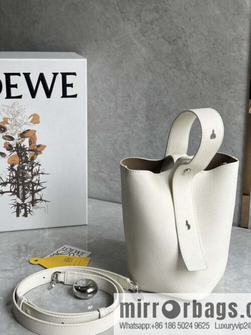 wsxc1712916275376_0-800x800o2lrp4zq3xz1395_20250715230600.jpg LOEWE latest 𝑷𝒆𝒃𝒃𝒍𝒆 bucket bag 0705 lychee pattern white