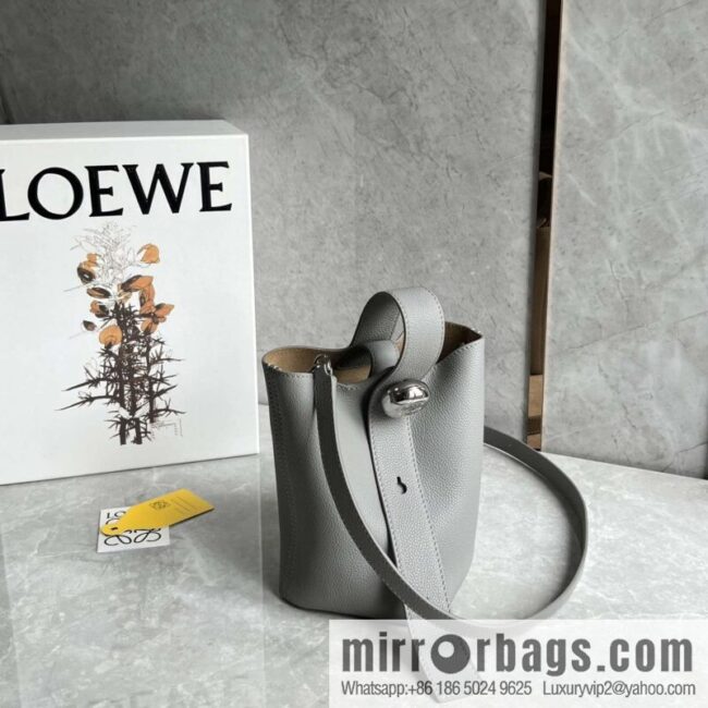 LOEWE latest 𝑷𝒆𝒃𝒃𝒍𝒆 bucket bag 0705 lychee pearl gray