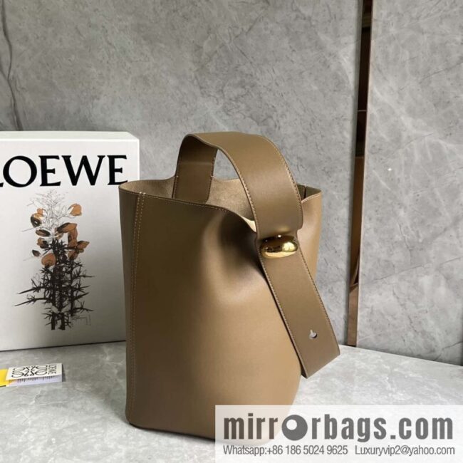 LOEWE latest 𝑷𝒆𝒃𝒃𝒍𝒆 bucket bag 0703 brown