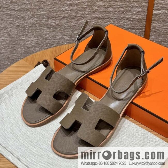 wsxc1712920112092_0-800x8003b0js0nna0c108391_20250702071953.jpg Hermès H\'s must-wear sandals in spring and summer