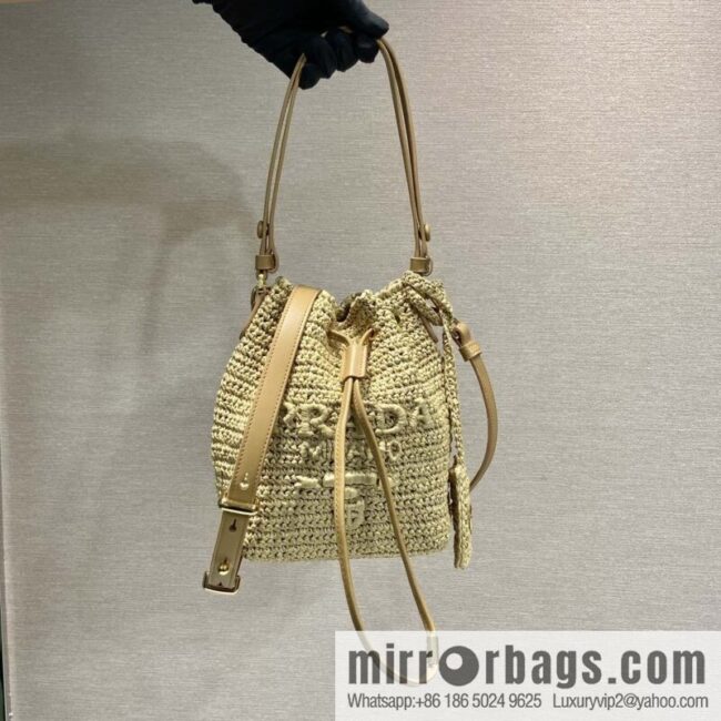 PRADA 🎉 bucket bag 🎉 1BE068