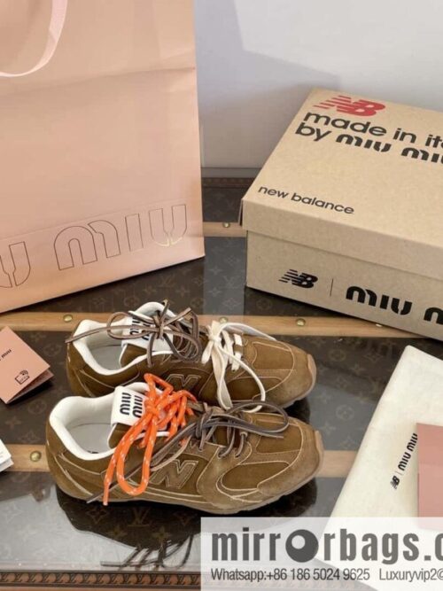 wsxc1713341234107_0-800x8003yjrw2zstmw99789_20250702035801.jpg Miu Miu ✖ 𝐍𝐞𝐰 𝐁𝐚𝐥𝐚𝐧𝐜𝐞 𝟓𝟑𝟎 joint model Lace-up Forrest training shoes, football shoes