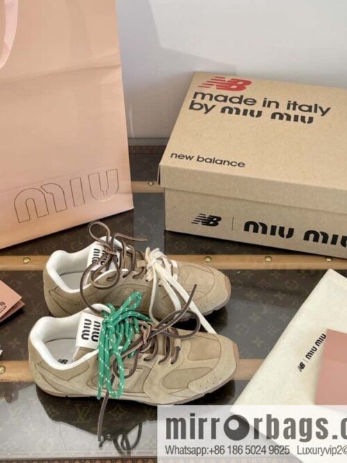 wsxc1713341742106_0-800x800qw2xvn4tlzy99701_20250702035555.jpg Miu Miu ✖ 𝐍𝐞𝐰 𝐁𝐚𝐥𝐚𝐧𝐜𝐞 𝟓𝟑𝟎 joint model Lace-up Forrest training shoes, football shoes