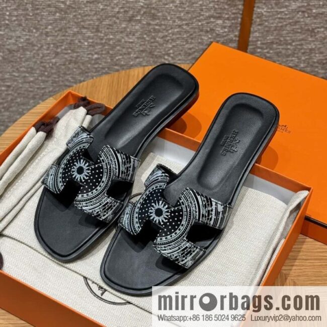 wsxc1713343017619_2-800x800q3rjbuveev499463_20250702034959.jpg Hermès H\'s new printed slippers