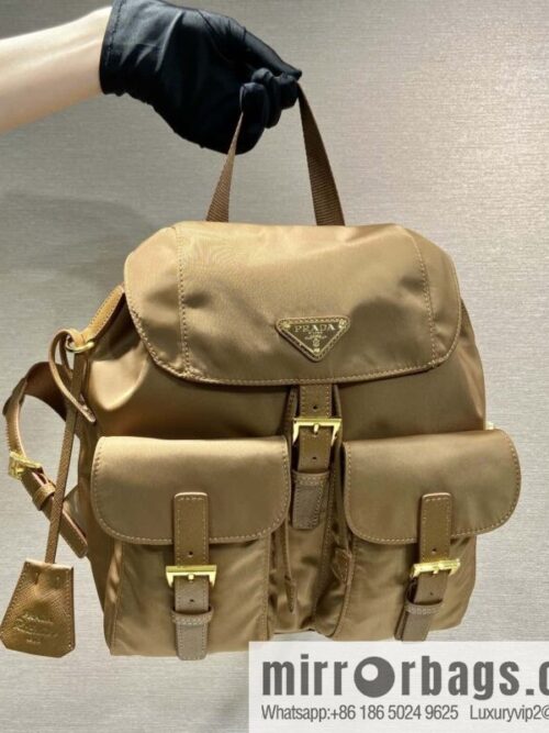 wsxc1713435481346_0-800x800kssft5j2dvx207674_20250709080001.jpg PRADA 🎉 gold buckle classic backpack 🎉 1BZ677 gold hardware🎉🎉