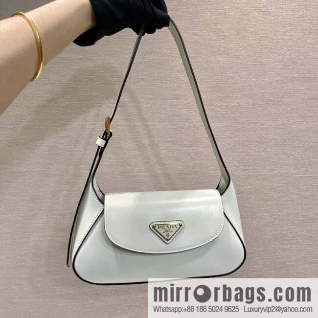 PRADA 🎉 new shoulder bag 🎉 1BD358 white