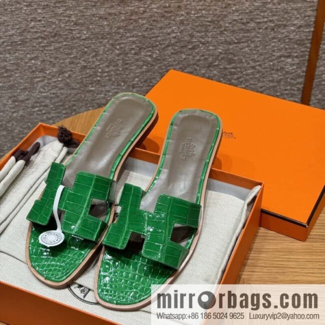 wsxc1715272960655_0-800x800w0ehhajx1ed90358_20250702000136.jpg Hermès 181 Oran sandals alligator/crocodile 🐊 1K/Bambou/bamboo green