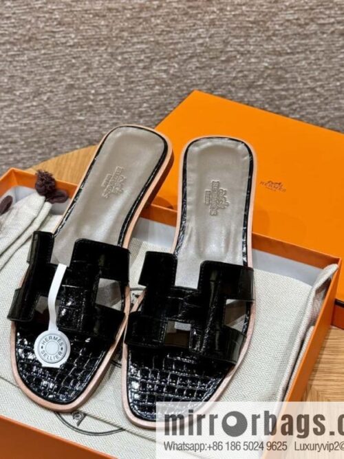 wsxc1715282183658_0-800x800wcw2of3lxla90318_20250702000030.jpg Hermès 181 Oran sandals alligator/crocodile 🐊 black/ck89/noir