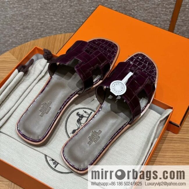 wsxc1715875804033_0-800x800g24t4cconpd89548_20250701233852.jpg Hermès 181 Oran sandals alligator/crocodile 🐊 N5/Cassis/gallon purple
