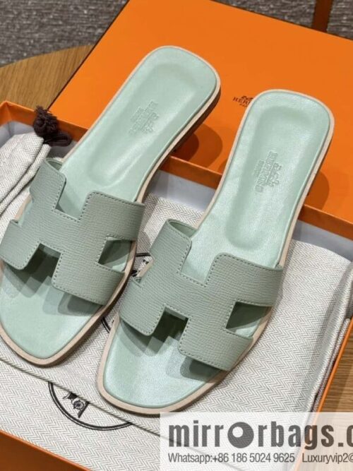 wsxc1715876106274_0-800x800wc3b5tbes3t89510_20250701233749.jpg Hermès 181 Oran Sandals, Mint Green/6u/Menthe Palm Print/Epsom