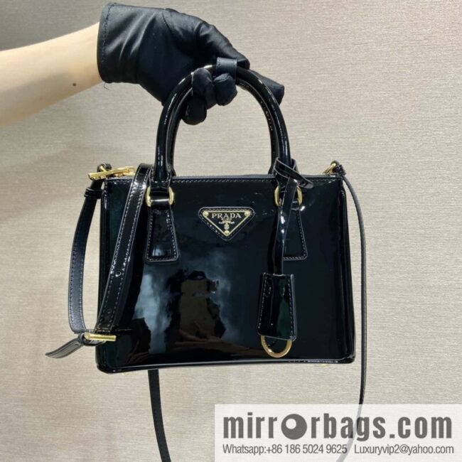 PRADA 🎉 mini killer 🎉 1BA906 patent leather 🎉🎉 black