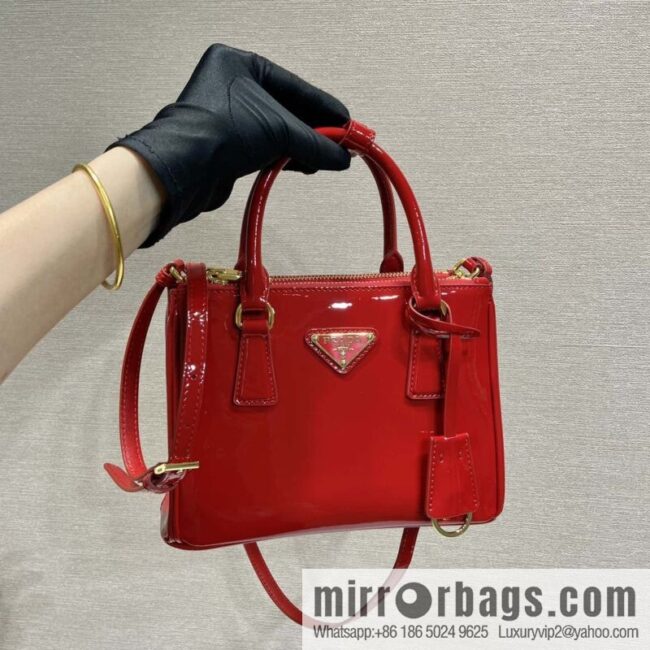PRADA 🎉 mini killer 🎉 1BA906 patent leather 🎉🎉 red