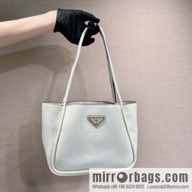 PRADA 🎉 New 🎉 1BG539 Shoulder 🎉🎉 White