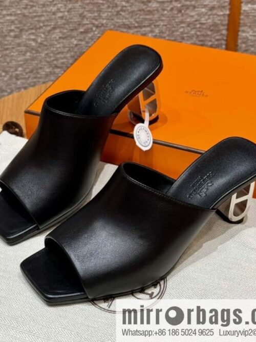 wsxc1717000490361_0-800x800tuwd4ycxyxe88767_20250701231734.jpg Hermès 122 lconique 60 sandals, black/ck89/noir calfskin/Nappa
