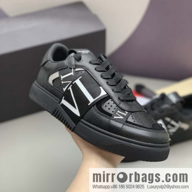 Valentino 🔥 men\'s and women\'s sneakers