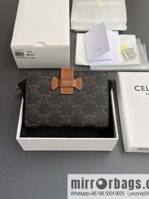 wsxc1718370665348_0-800x800wirbqy5kqqu195354_20250709022116.jpg Celine TRIOMPHE logo medium sheep leather (fabric) wallet 10B642DB7.04LU