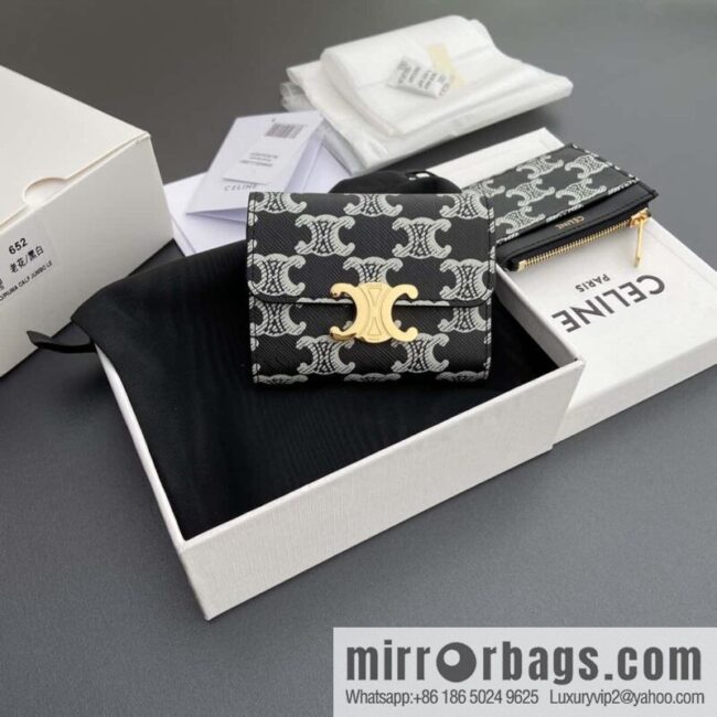Celine TRIOMPHE logo printed short wallet 10l652DS3.04LU653