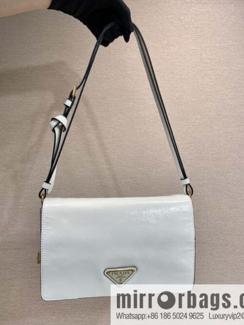 wsxc1718729719886_0-800x8000cmu0xz245z191356_20250709001859.jpg PRADA 🎉 oil wax leather messenger bag 🎉 1BD082