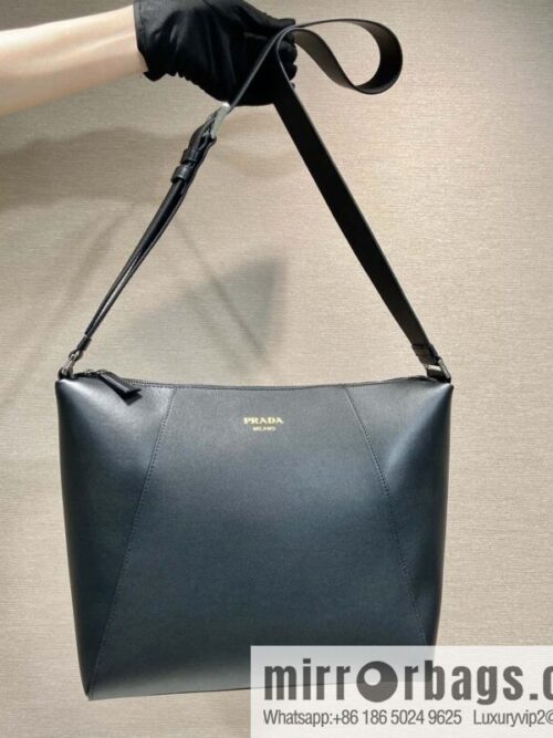 wsxc1719305285766_0-800x800mv5vlioqhkb188087_20250708223340.jpg PRADA 🎉 new messenger bag 🎉 2VH177