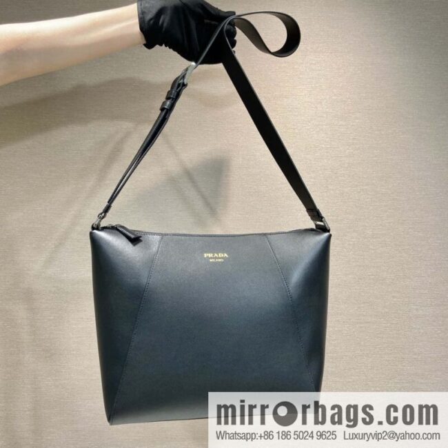 PRADA 🎉 new messenger bag 🎉 2VH177
